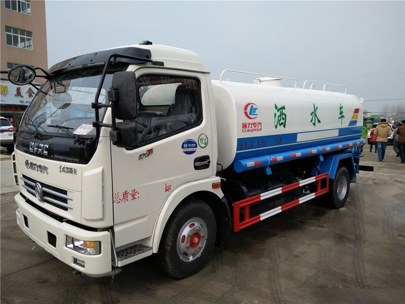 东风多利卡（9.5方）洒水车
