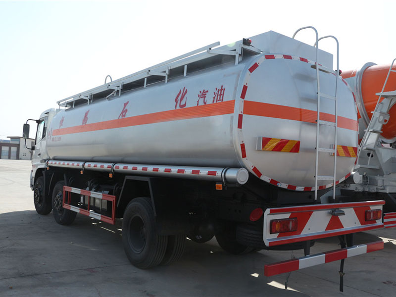 东风天锦小三轴（20方）运油车