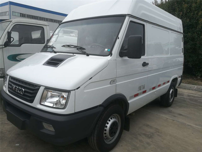 依维柯CLW5040XLCN5型冷藏车