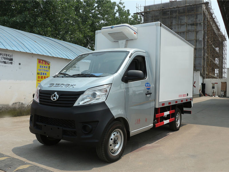 重庆长安2.7米货厢冷藏车