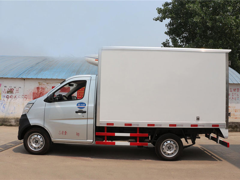 重庆长安2.7米货厢冷藏车