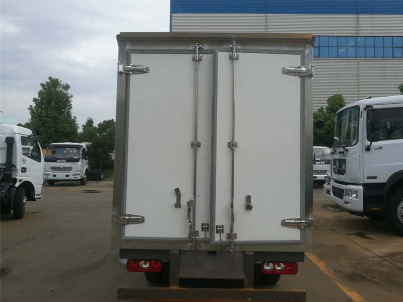 跃进NJ5032XLCPBGBNZ2型冷藏车