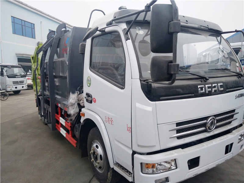 东风大多利卡8方侧装压缩垃圾车