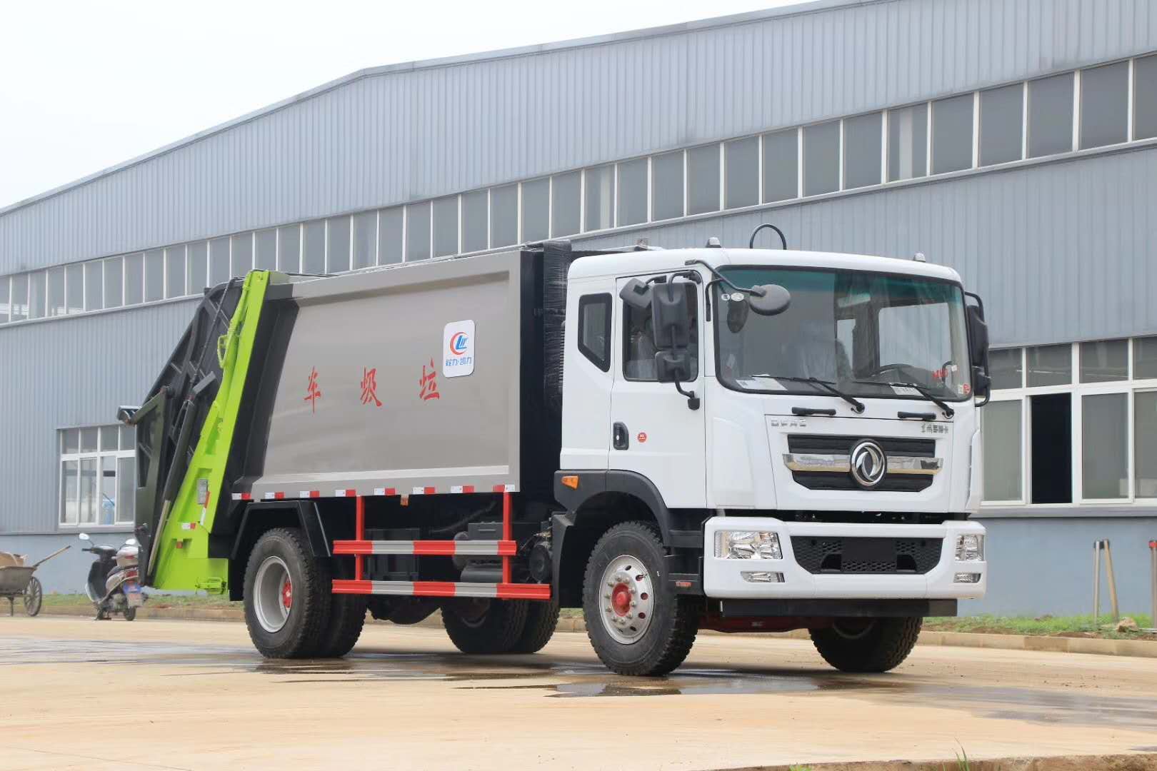 东风D9多利卡12方压缩垃圾车