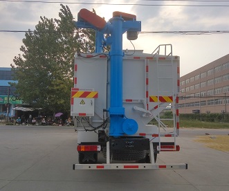 欧曼三轴CLW5252ZSLD5型散装饲料运输车