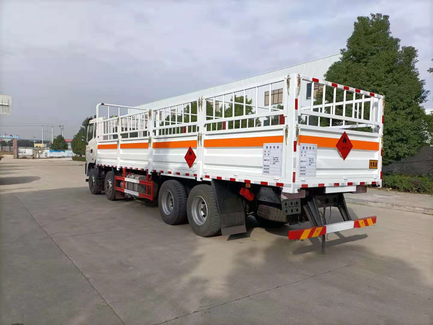 东风锦程国六9米6（额载20吨）气瓶运输车