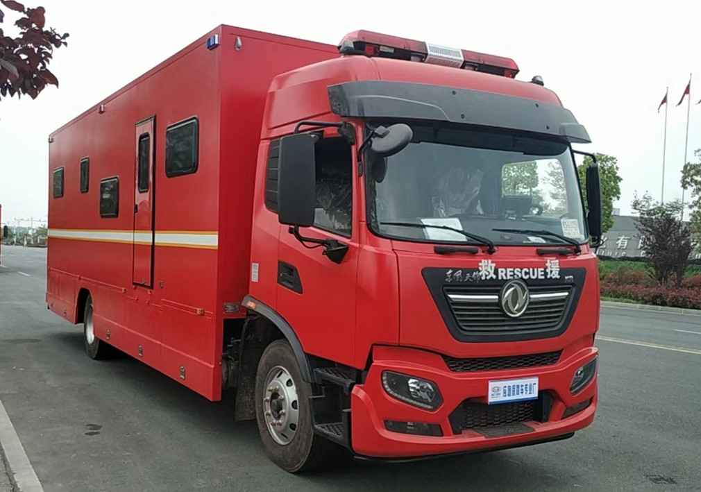 东风天锦6-24人宿营车