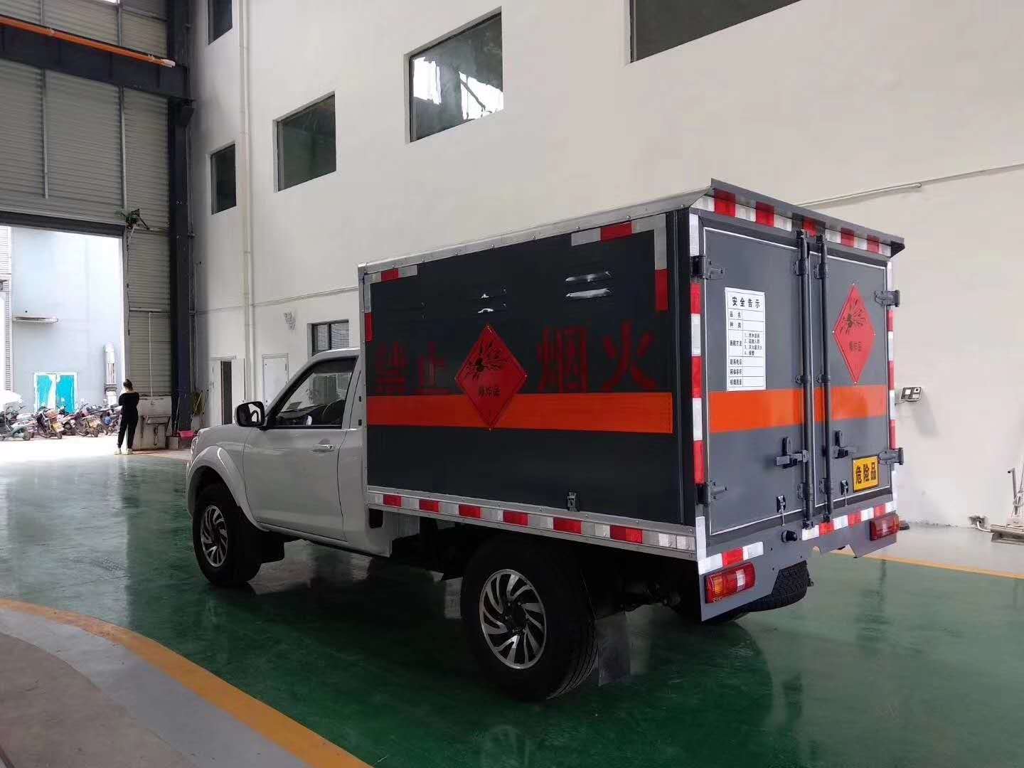 新车热荐——东风日产皮卡爆破器材运输车