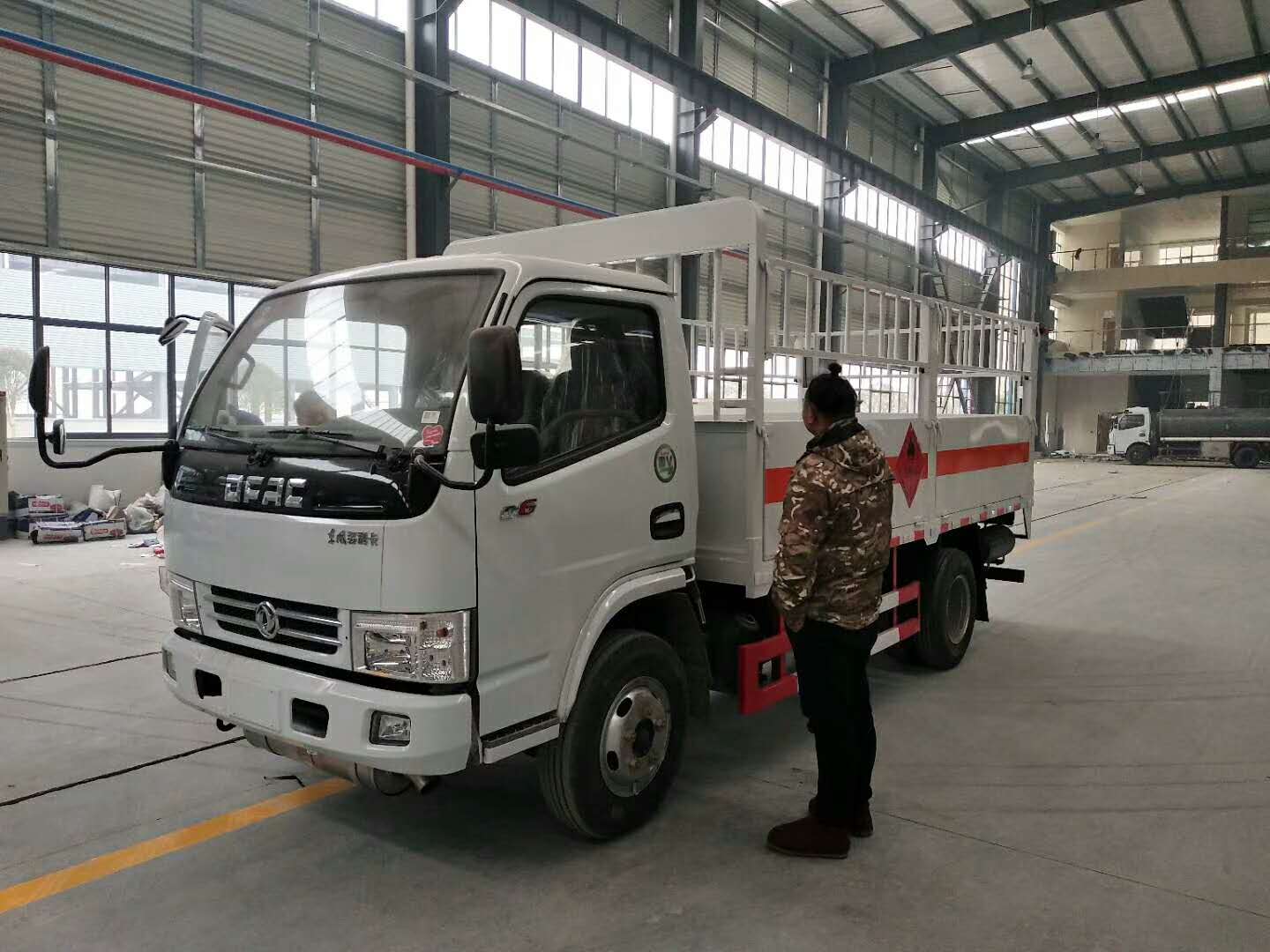 江西李总自提东风多利卡气瓶车