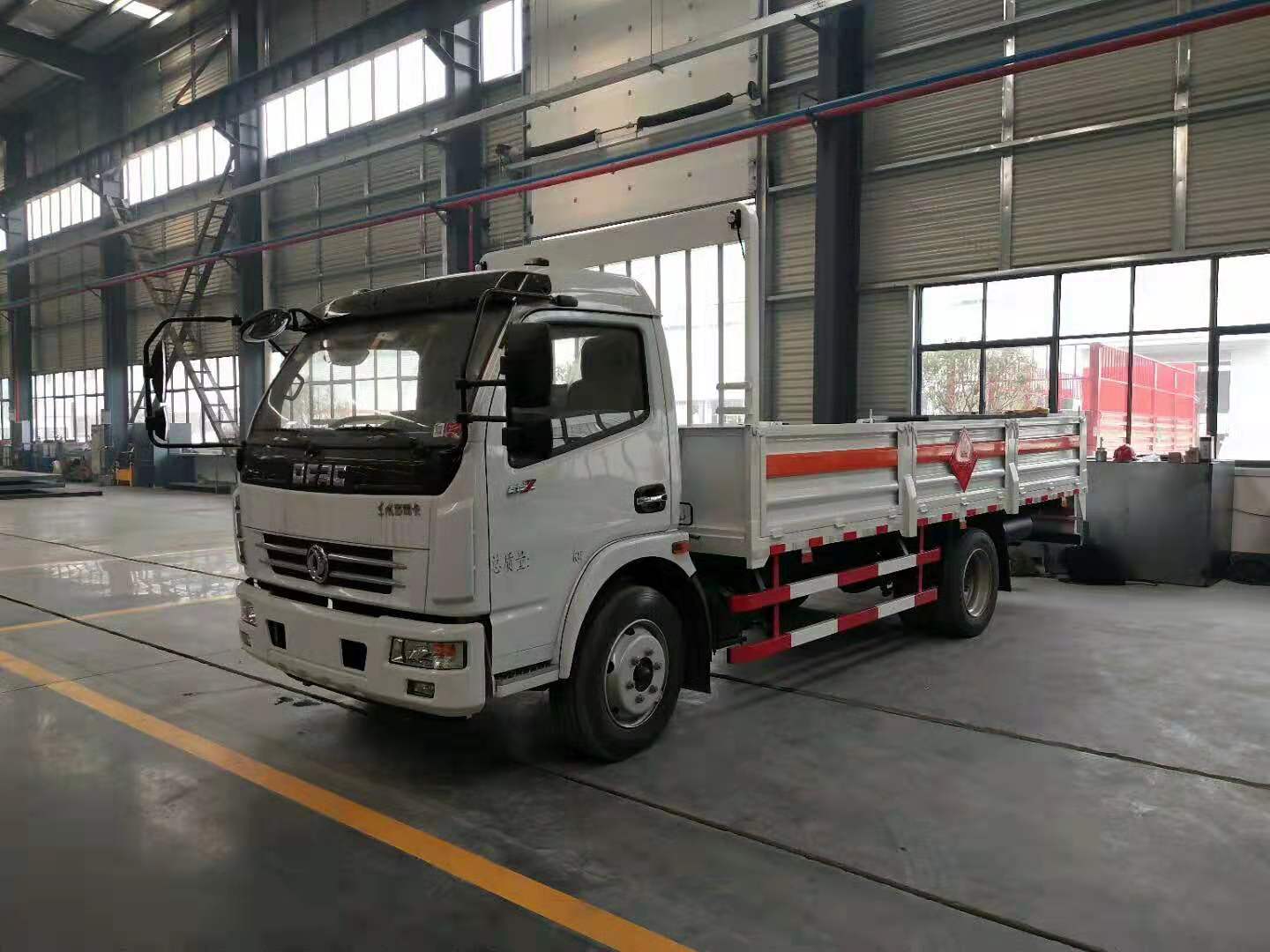湖南杜总东风多利卡5.1米气瓶车加班发车