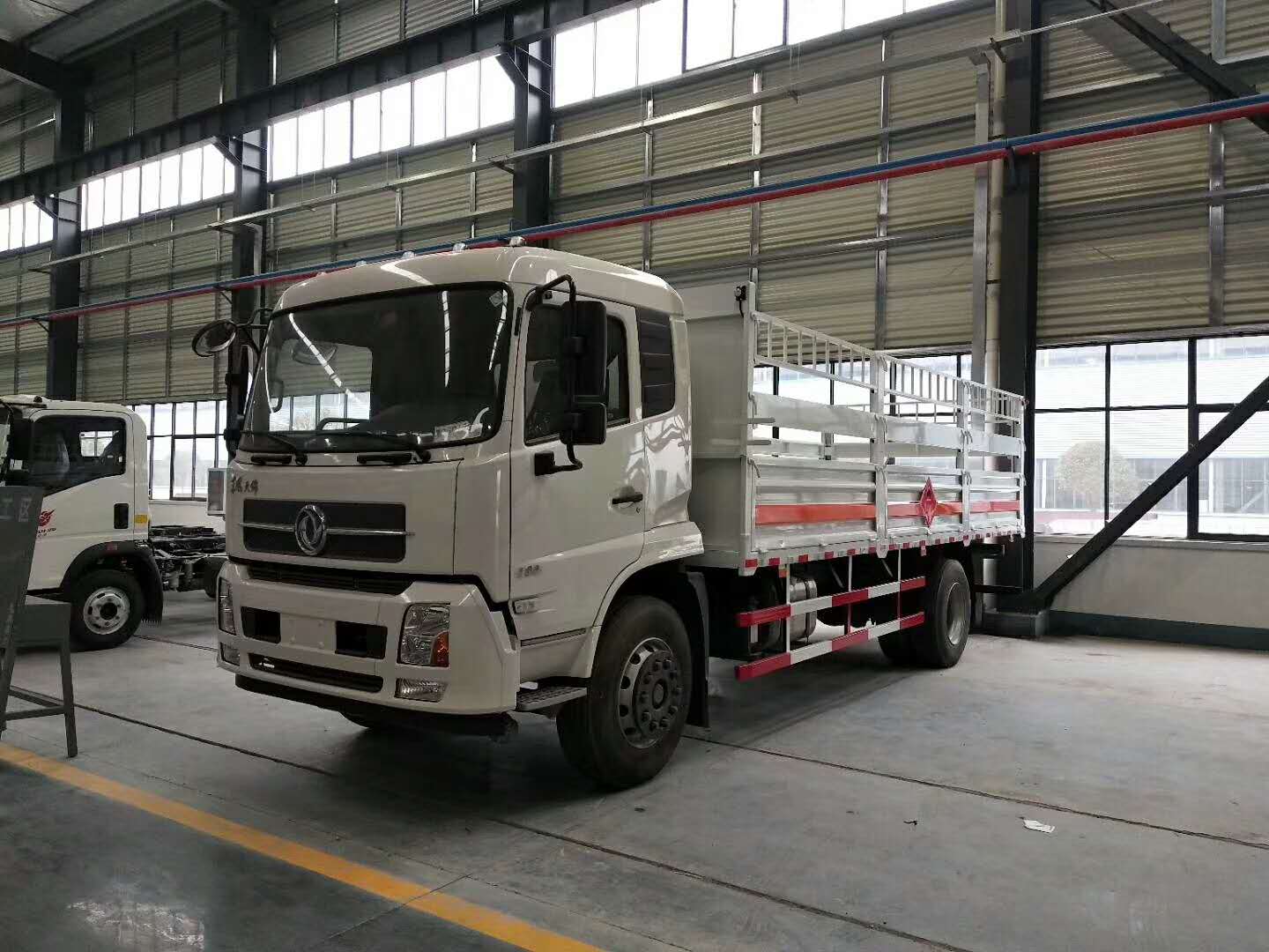 危货车雨天高速开车基本要领