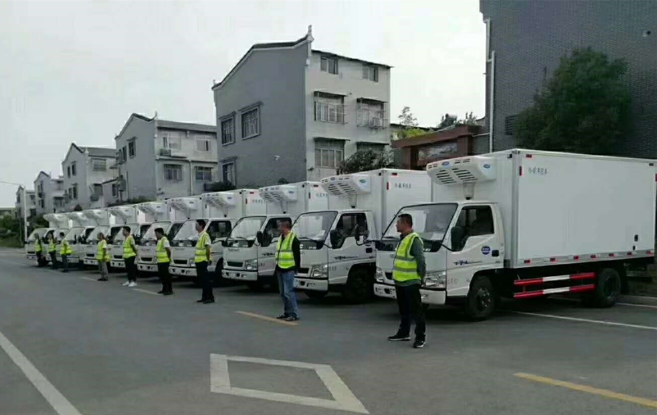 10台江铃顺达冷藏车发往新疆喀什