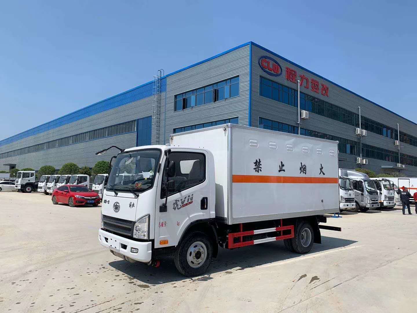 五一假期来临，危险品车高速公路限行要了解