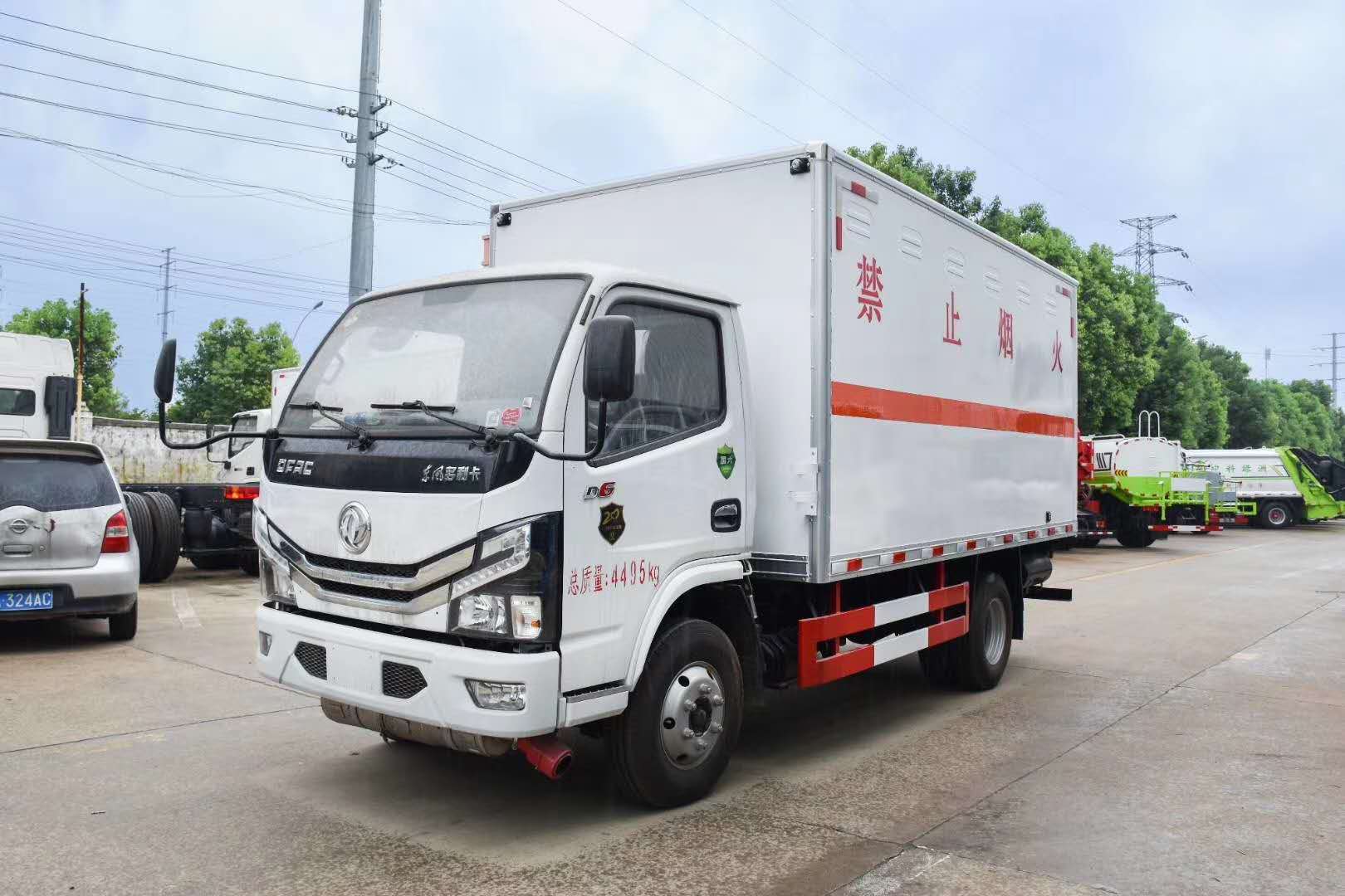 东风多利卡D6国六杂项危险物品厢式运输车