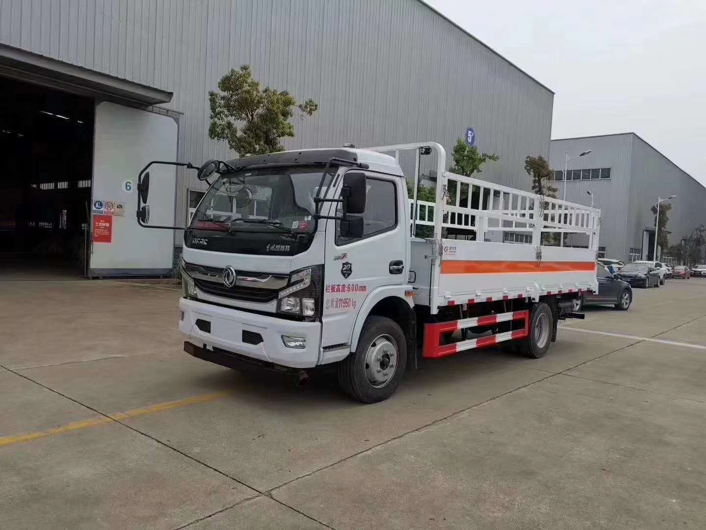 程力专汽温馨提醒您:液化气钢瓶卧放危险大