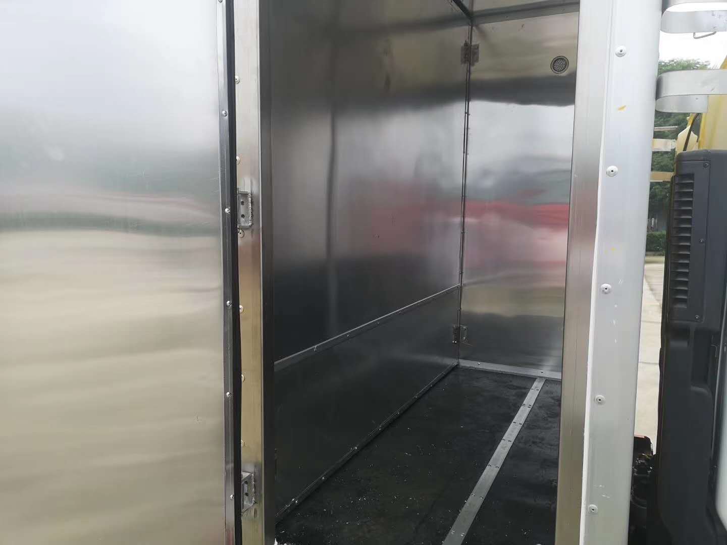 /202512/1767171621_c8f5b405bf814034b3f2.jpg