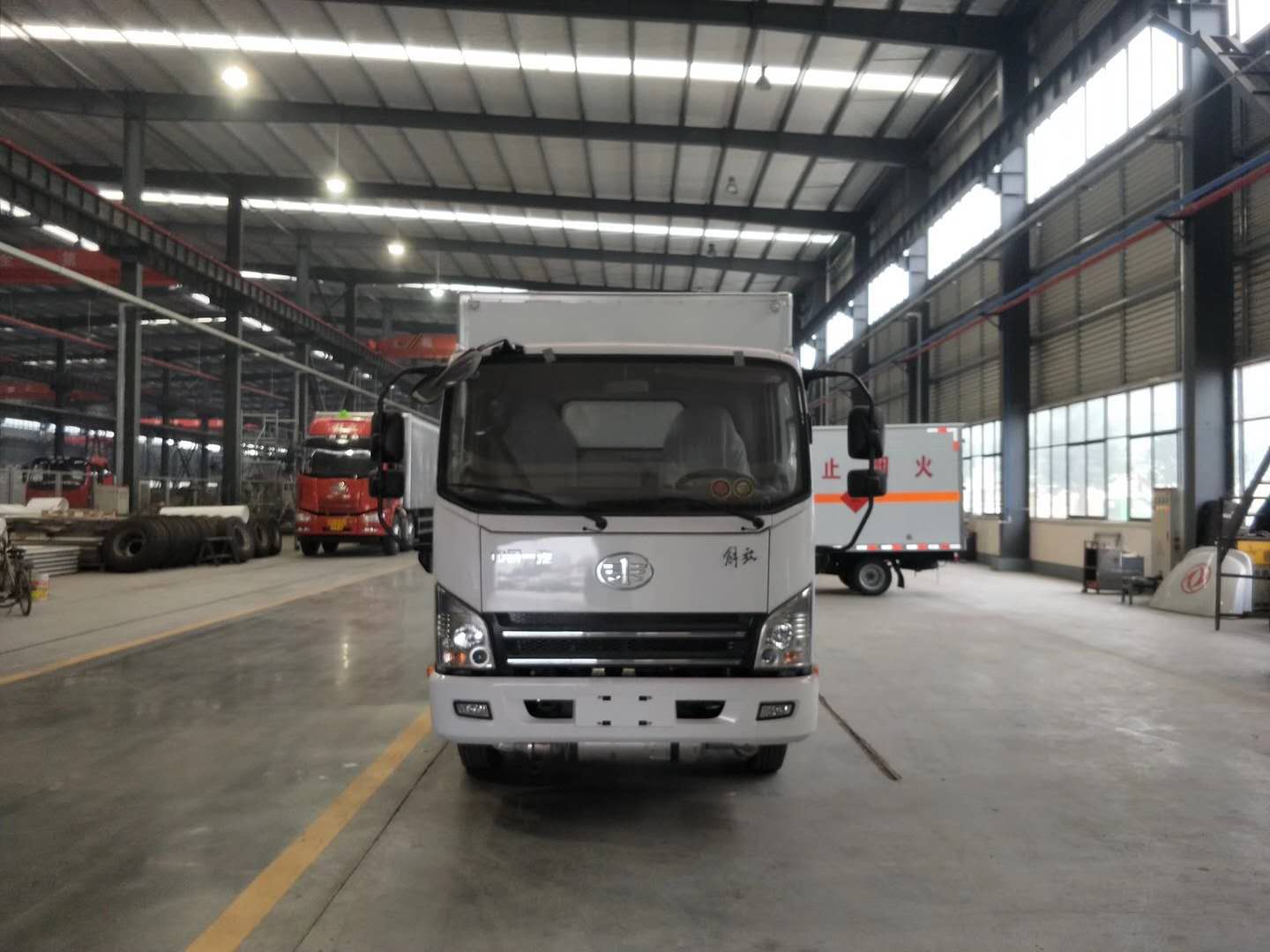 经典回味——解放虎V蓝牌杂项危险品车