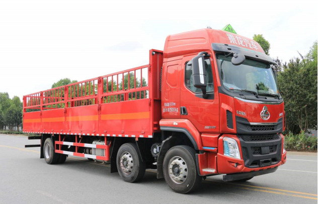 东风柳汽乘龙6×2（9.6米货厢）气瓶运输车