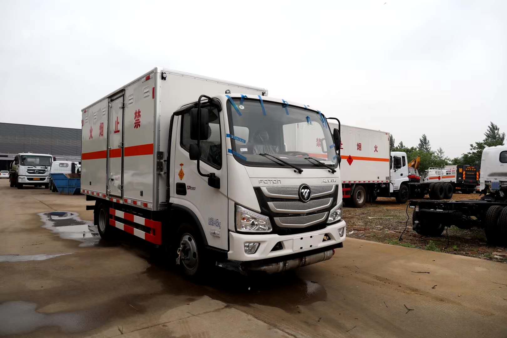 福田欧马可国六三类危险品车