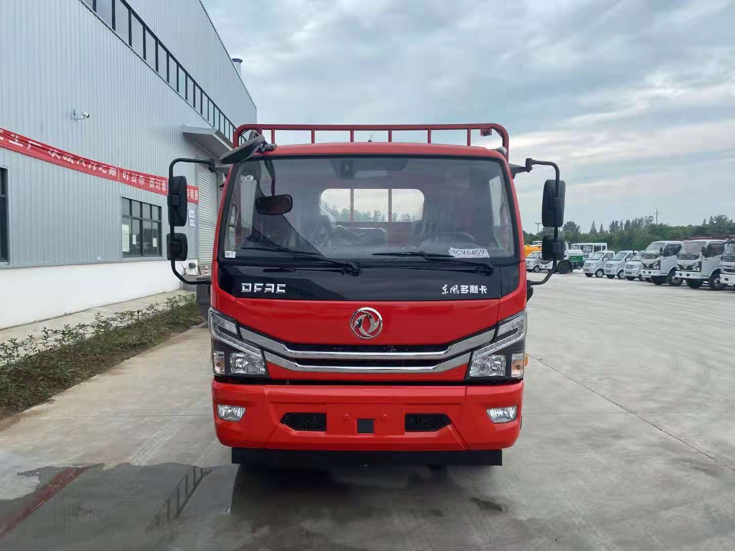 东风多利卡D7国六整车红气瓶运输车