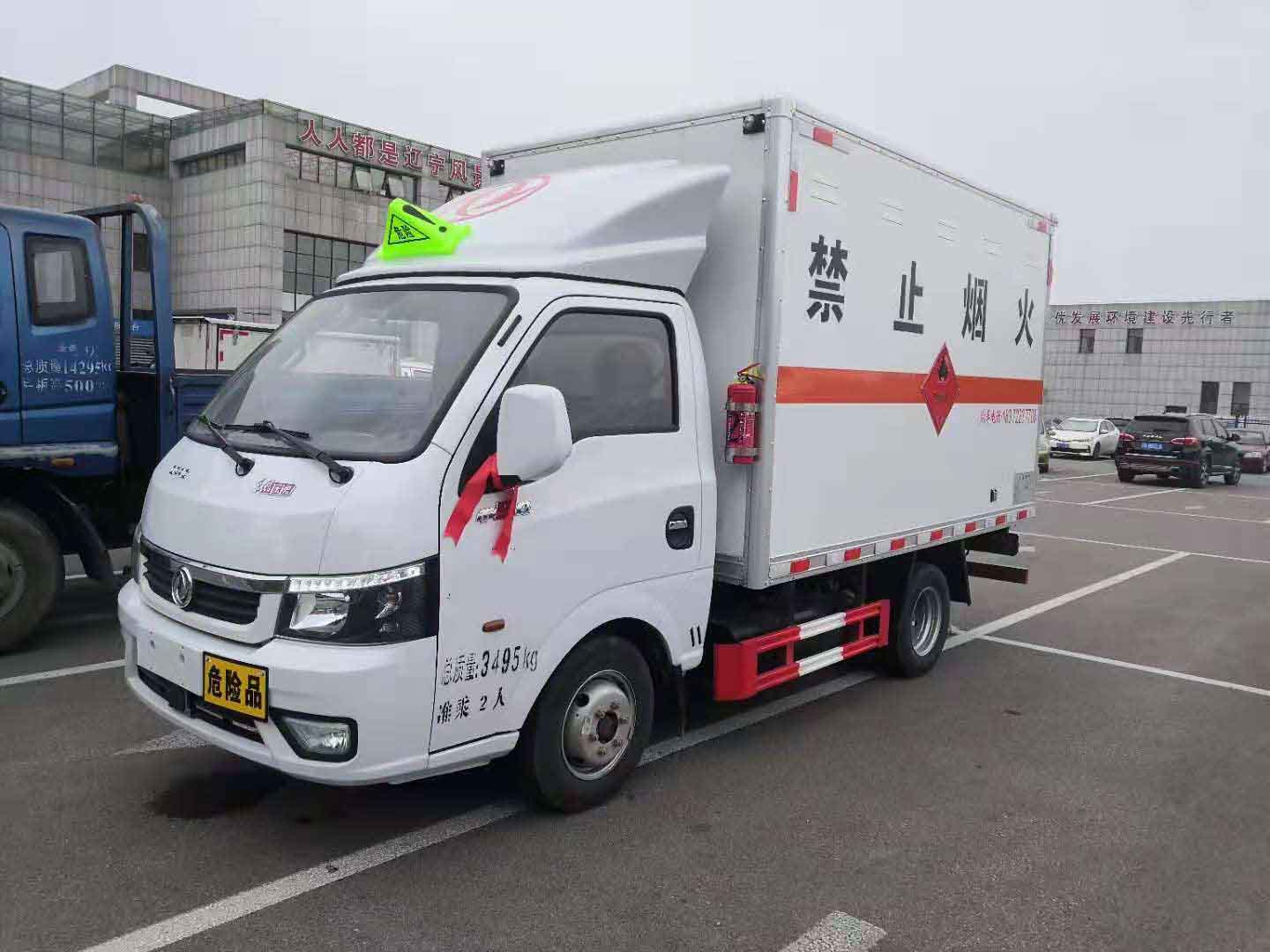 东风途逸国六汽油三类危险品车