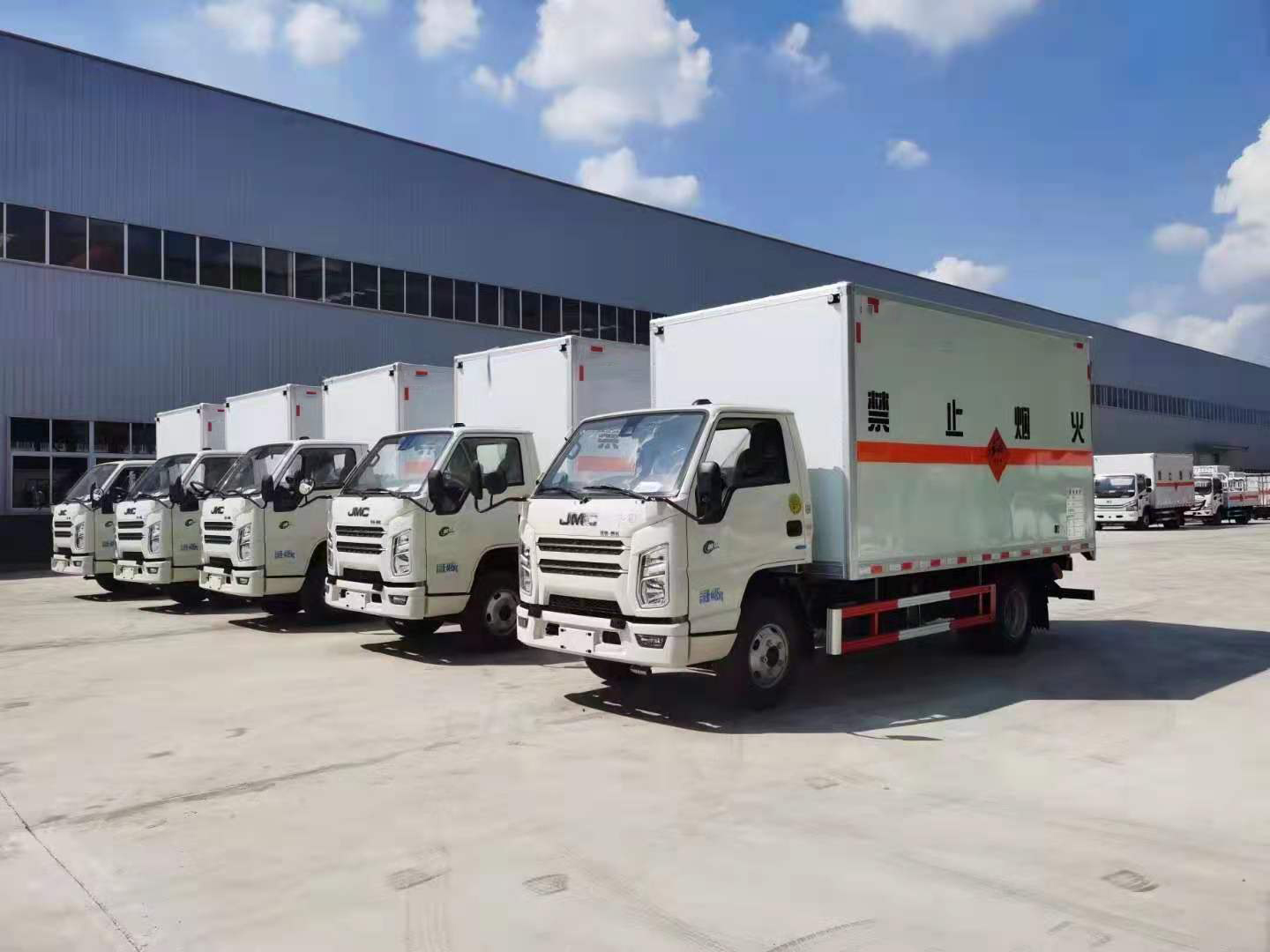 河北黄总订购五台江铃国六危险品车
