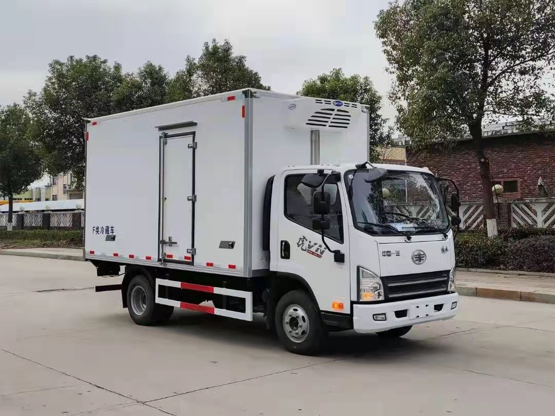 解放4米2国六大柴155马力蓝牌冷藏车