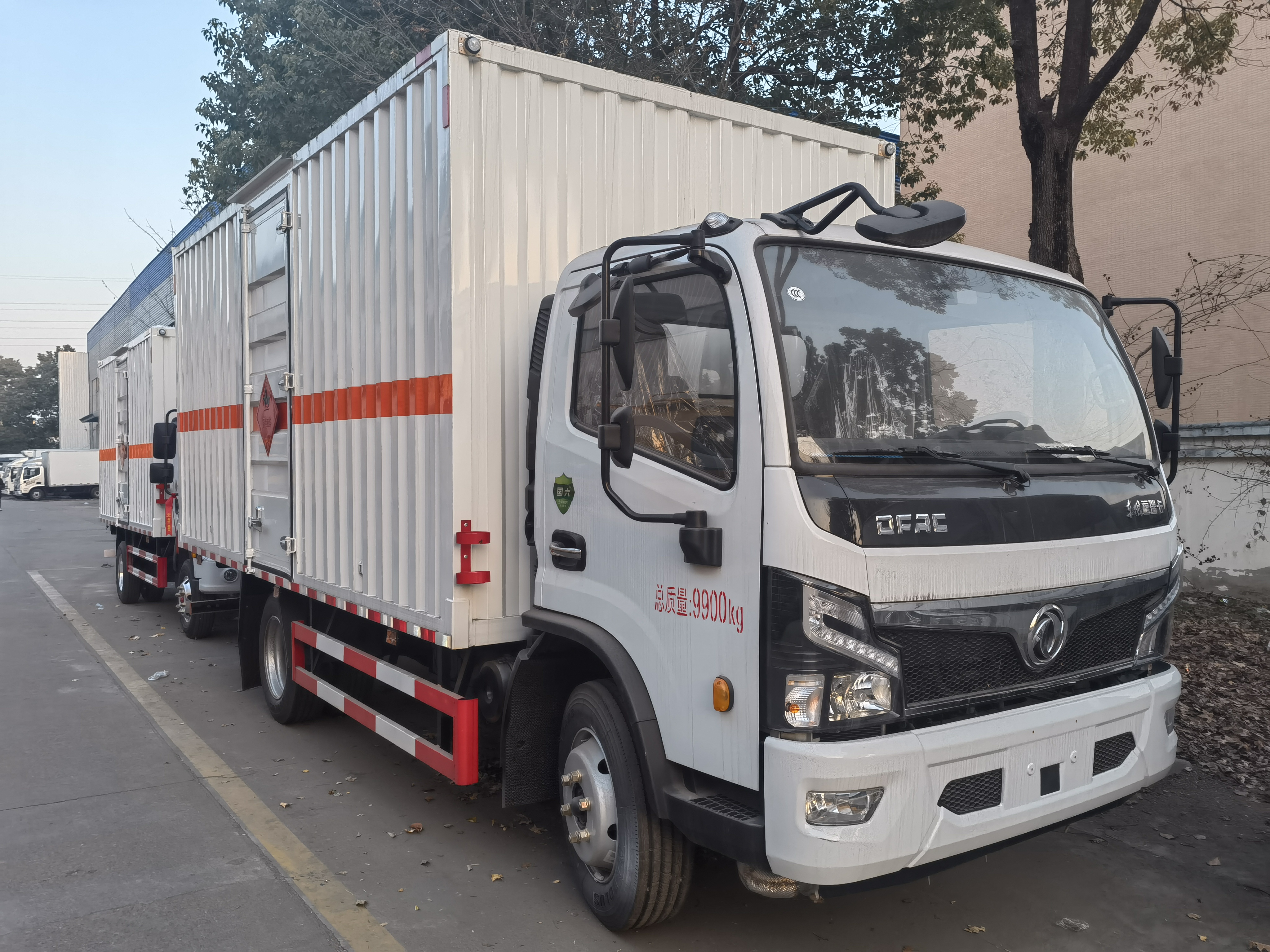 东风载重7吨小八档变速箱防爆车