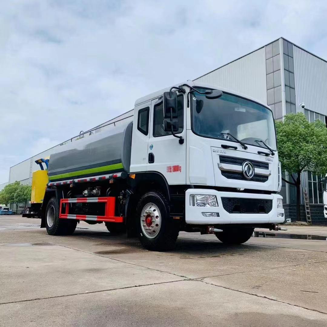 12方高端车型——东风D9国六洒水车