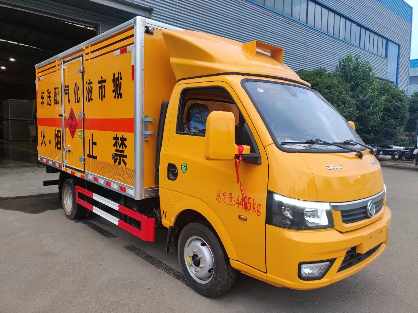 东风途逸国六城市液化气瓶配送专用车