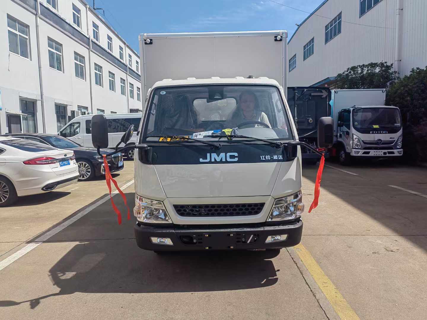 江铃顺达3米5国六爆破器材运输车