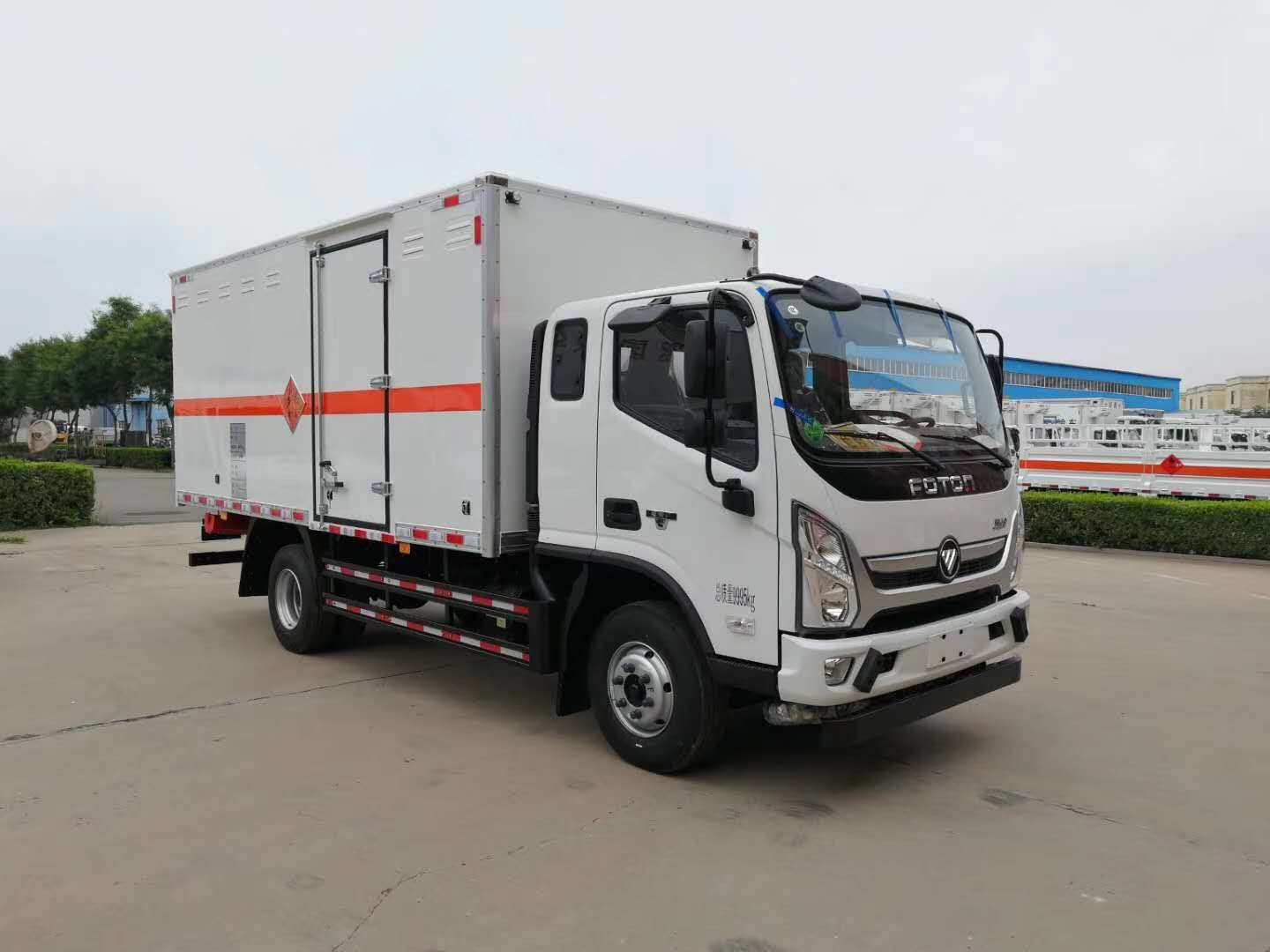 福田奥铃国六康明斯156马力危险品车