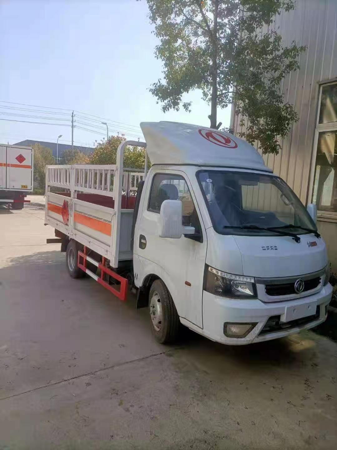 东风途逸国六3米5柴油气瓶车