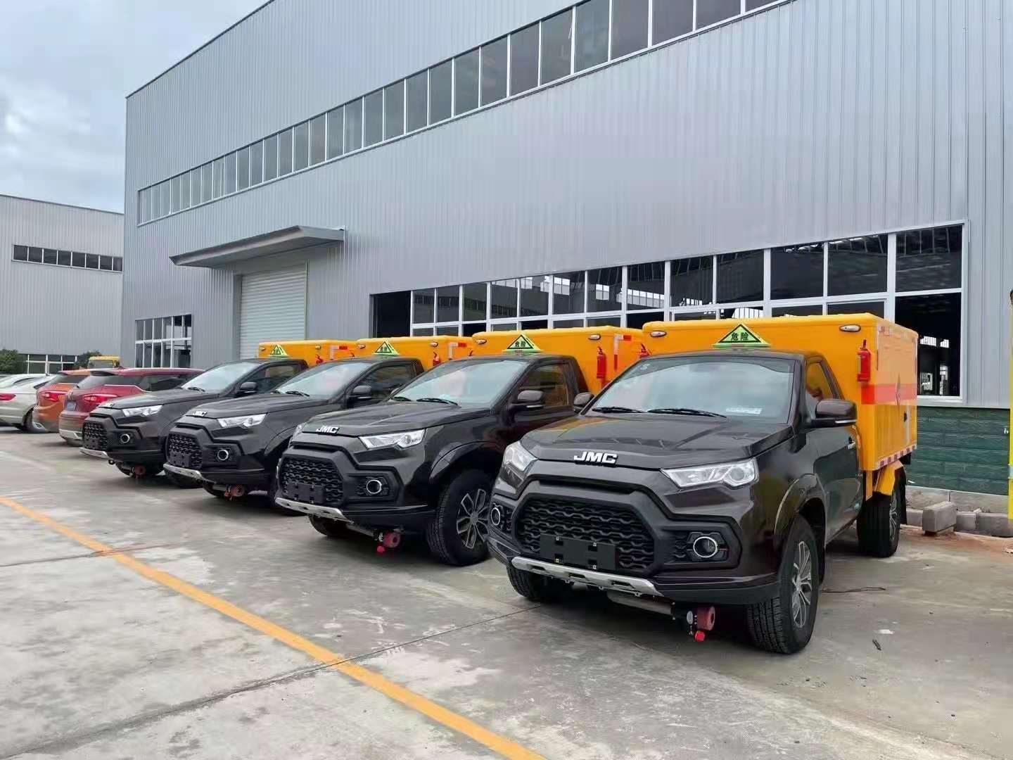 江铃域虎四驱国六新规皮卡炸药车