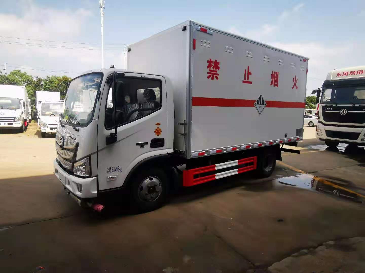 福田欧马可国六蓝牌杂项危险品车