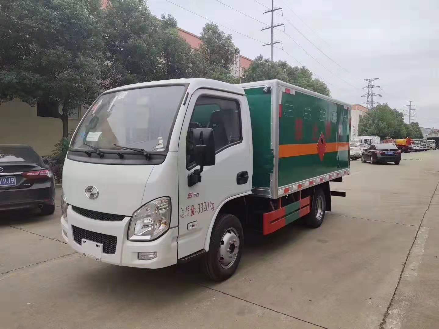 跃进可进地下车库危险品车
