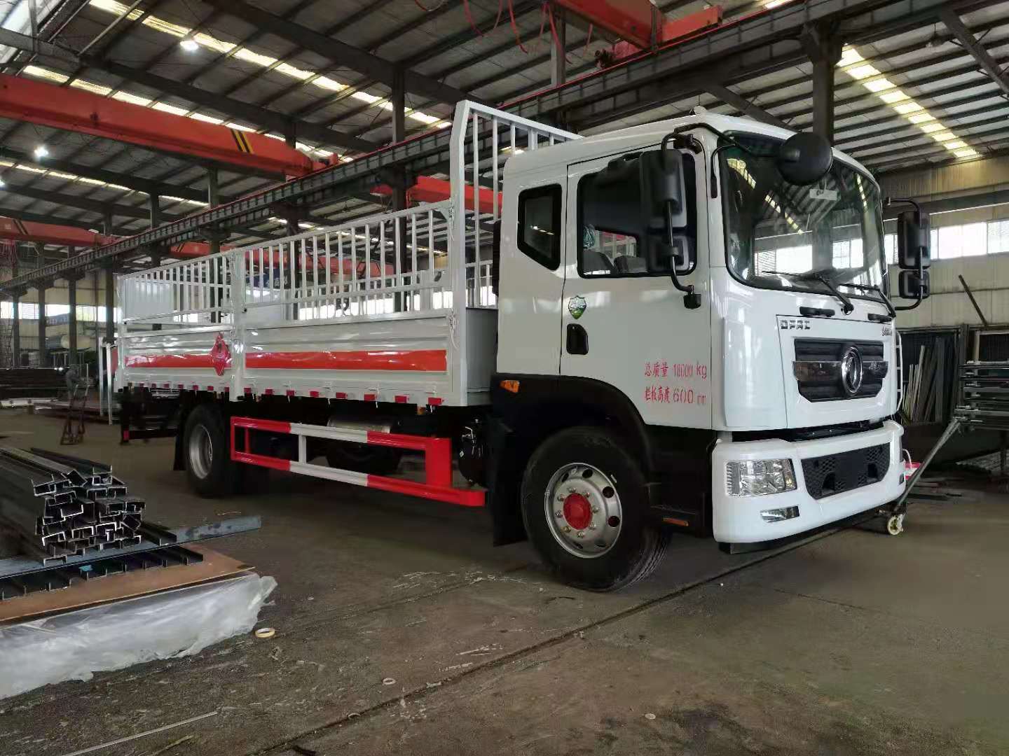 东风D9国六仓栏式液化气瓶车