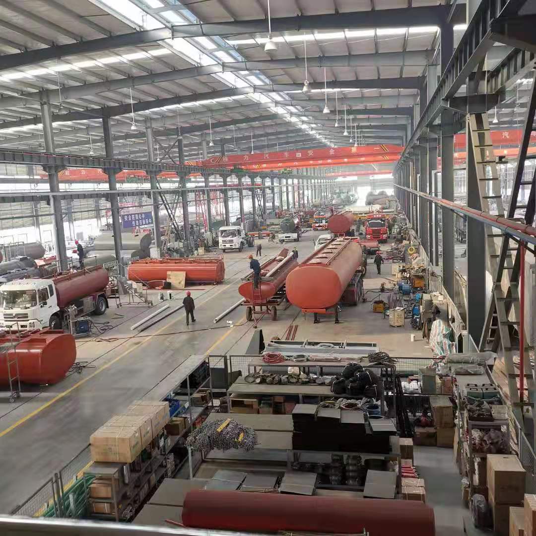 程力专汽教您如何挑选危险品车