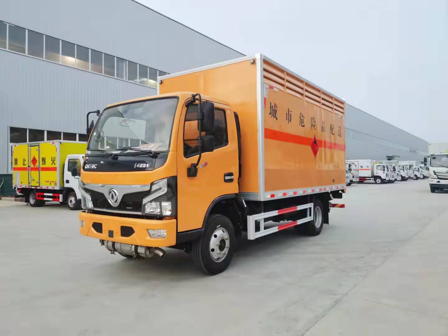 不是所有的车都叫福瑞卡F6易燃气体厢式运输车