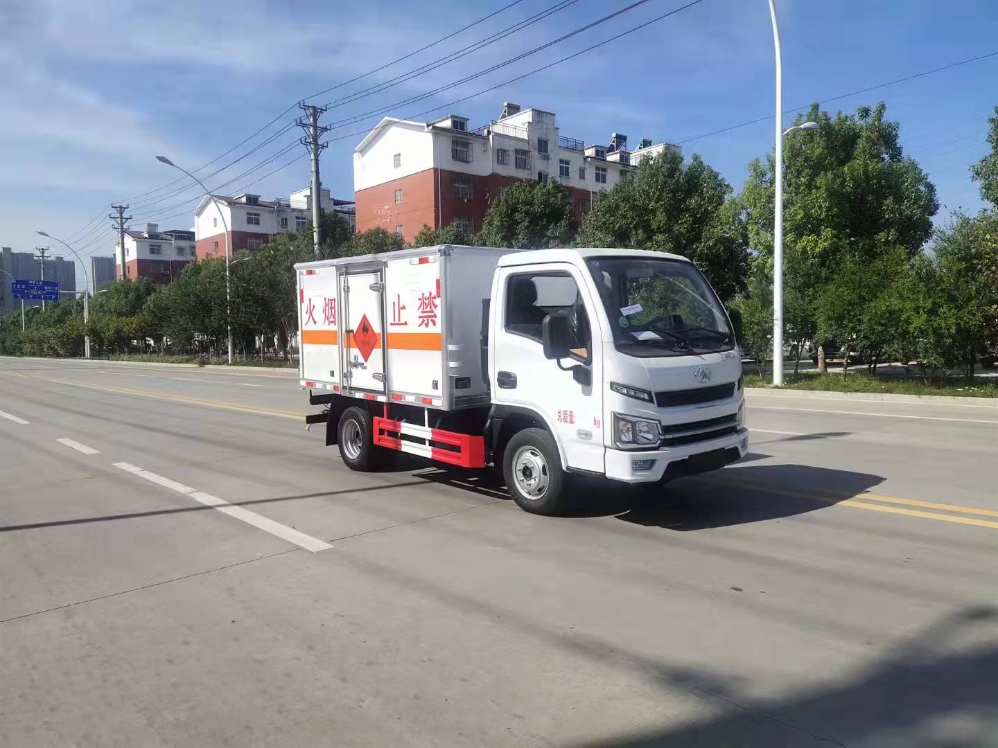 跃进可进矿洞国六爆破器材运输车