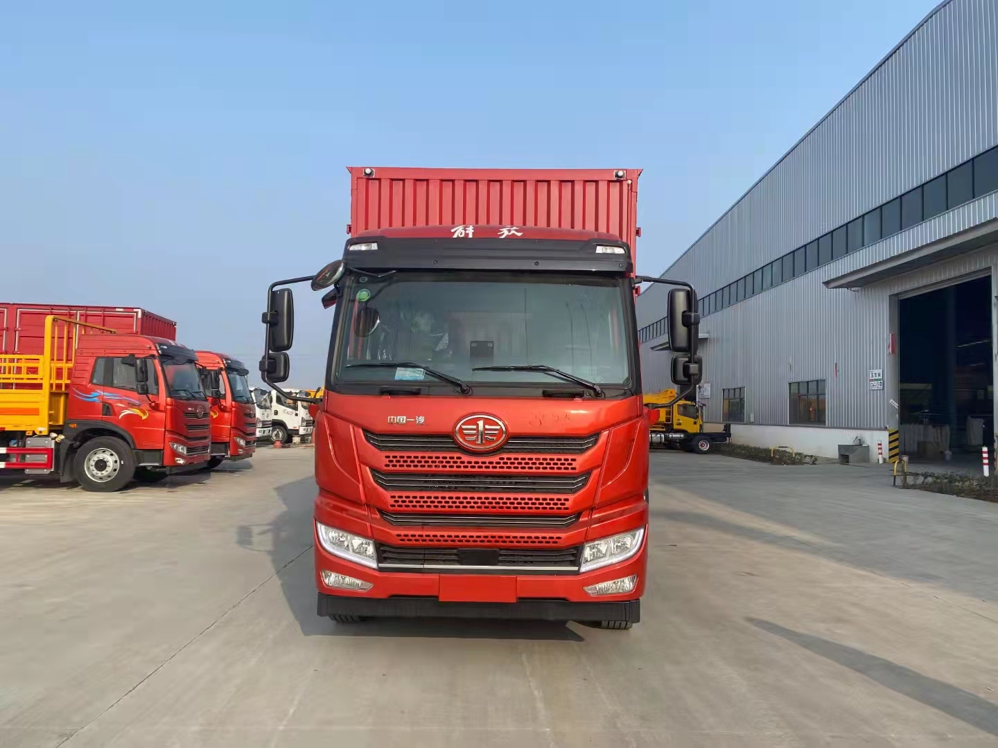 解放龙V国六带左右双开侧门危险品车