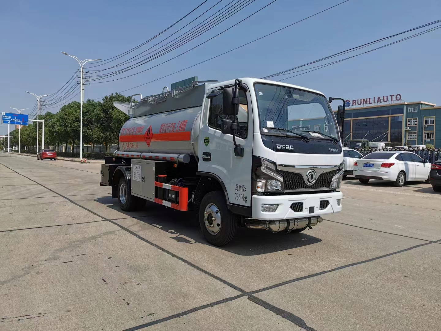 东风福瑞卡国六易燃液体罐式运输车