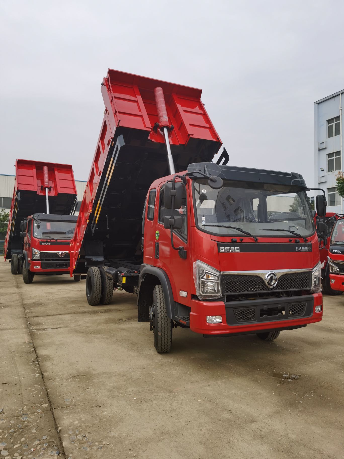 工程专用——东风5米2国六180马力自卸车
