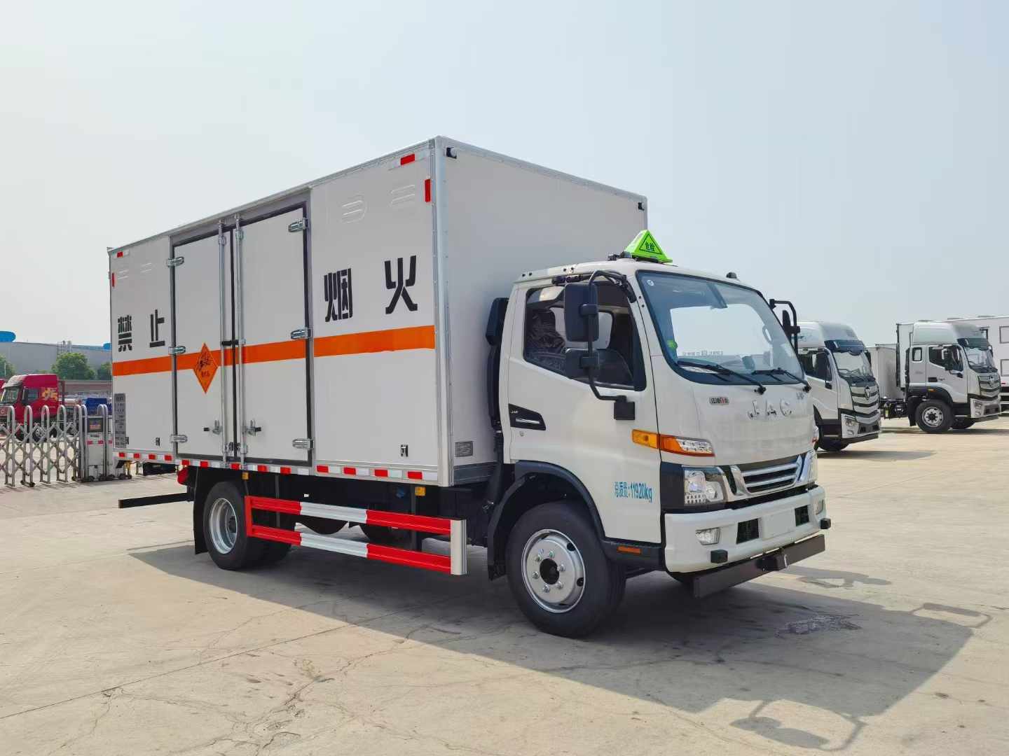 江淮骏铃V7国六民爆车