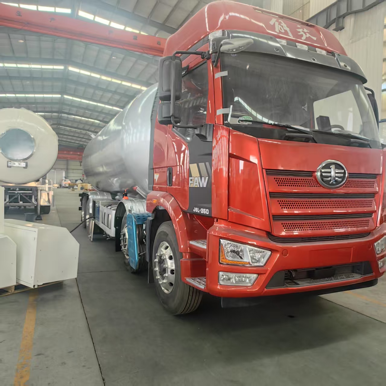 解放J6L国六液化气罐式车