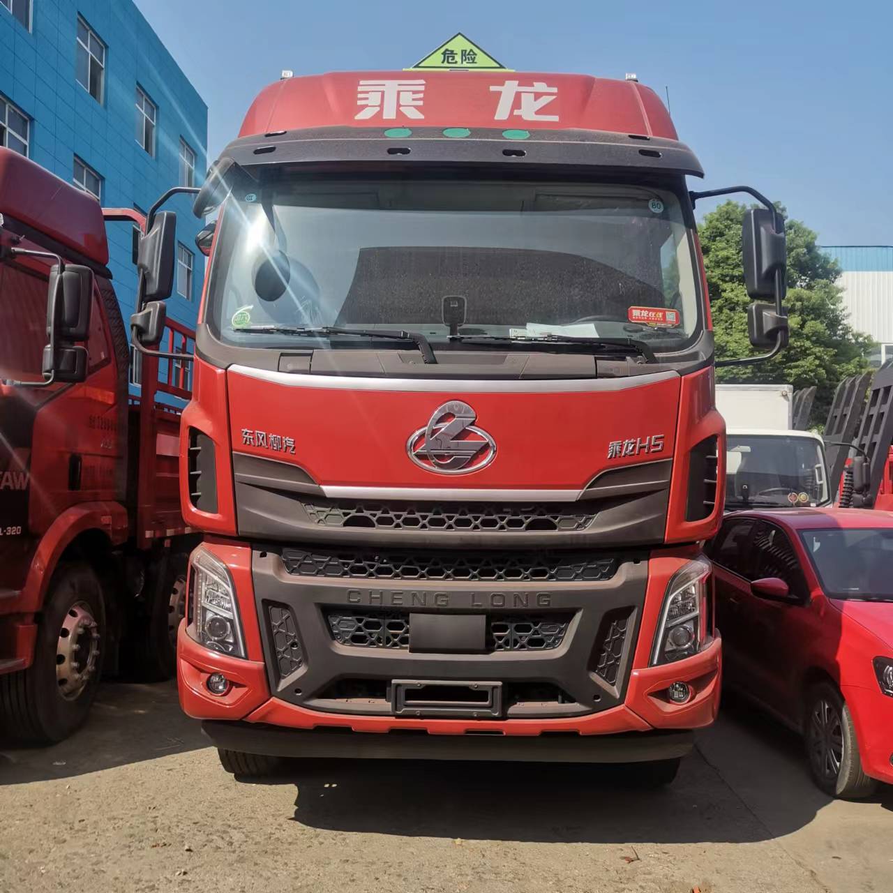 柳汽乘龙4轴国六放射性危化品车