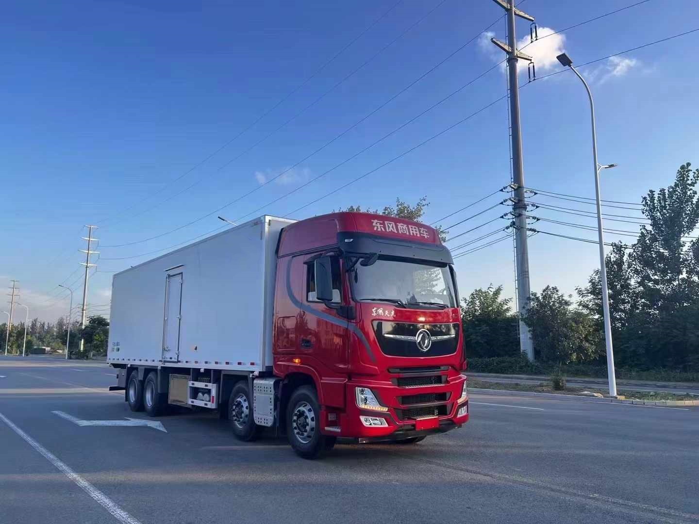 东风天龙KX旗舰版国六冷藏车