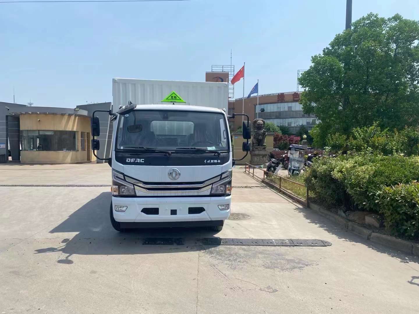 东风大多利卡带透气孔杂项危险品车