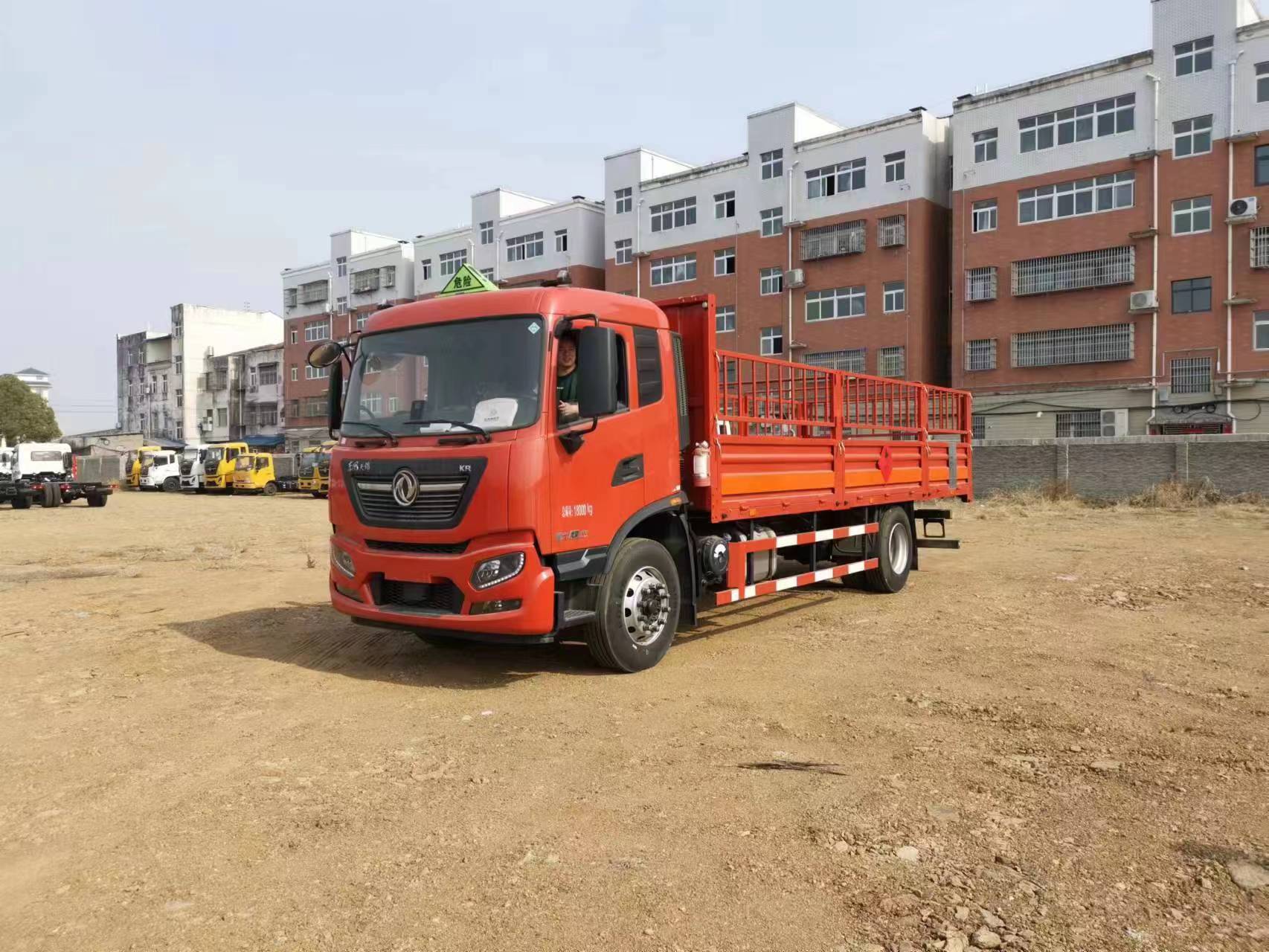 经典再现——东风天锦KR国六6米8气瓶车