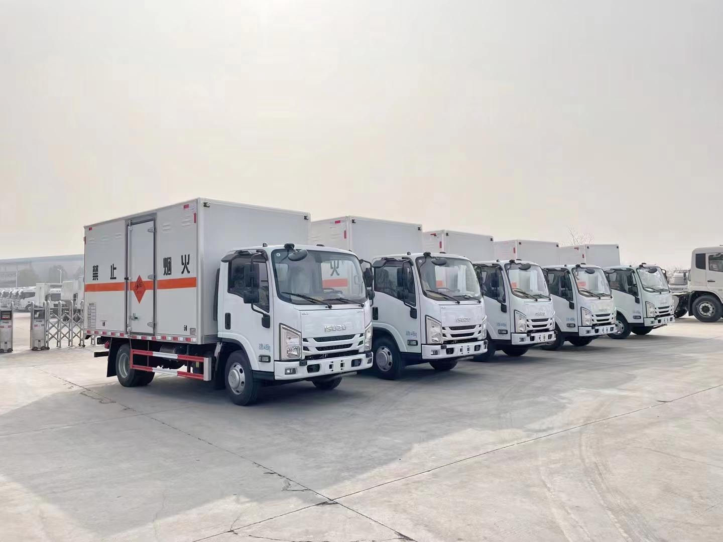 五十铃黄牌国六易燃气体厢式运输车